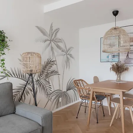 Διαμέρισμα Home3city 300 M Do Morza
